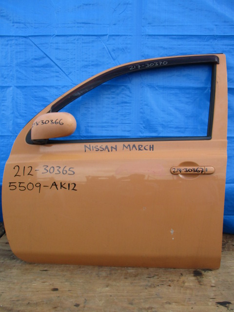 Used Nissan March WINDOW GLASS FRONT LEFT